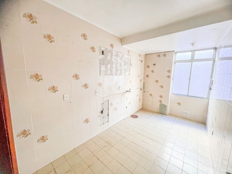 Apartamento à venda com 2 quartos, 68m² - Foto 4